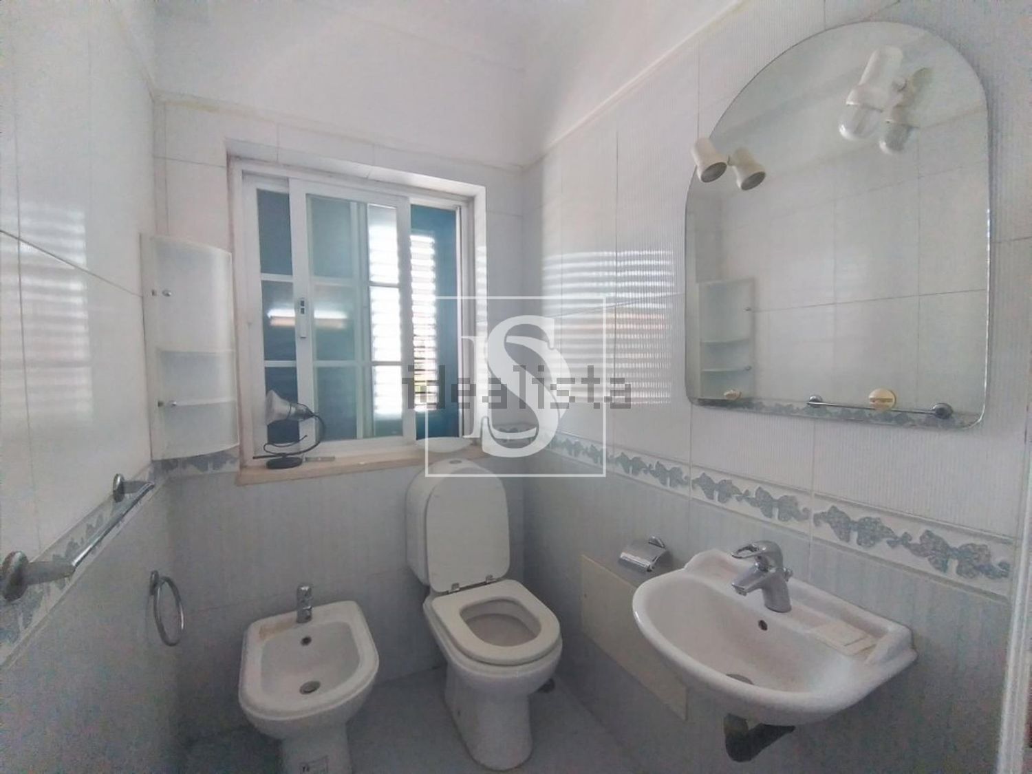 小楼房或独栋别墅出售在Rio Mouro Velho - Alto do Forte - 卫生间