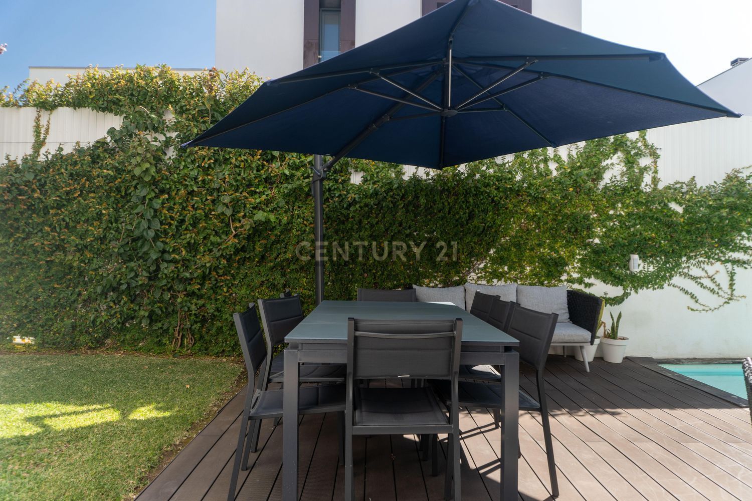 小楼房或独栋别墅出售在Rua dos Lilazes, 8 - 阳台