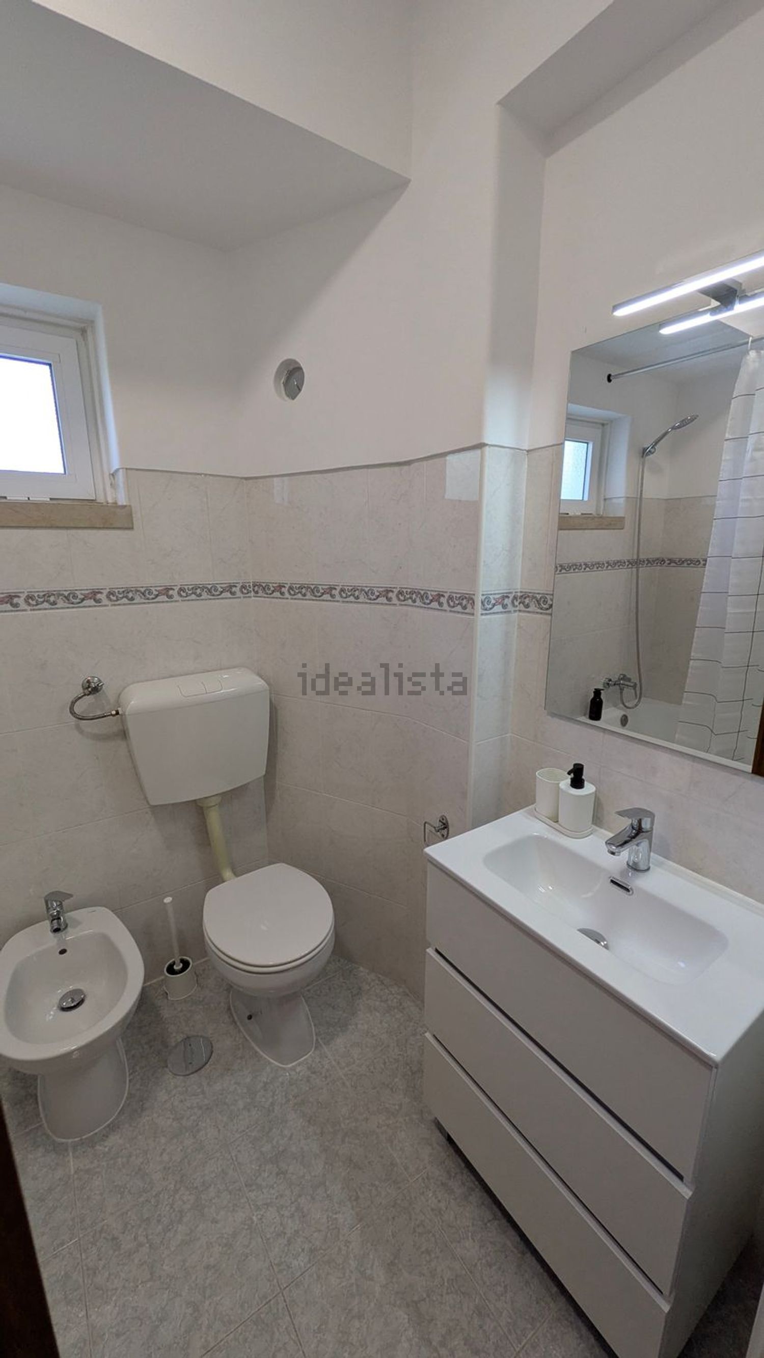 出租房间在Avenida Conde de Oeiras, 12 - 卫生间