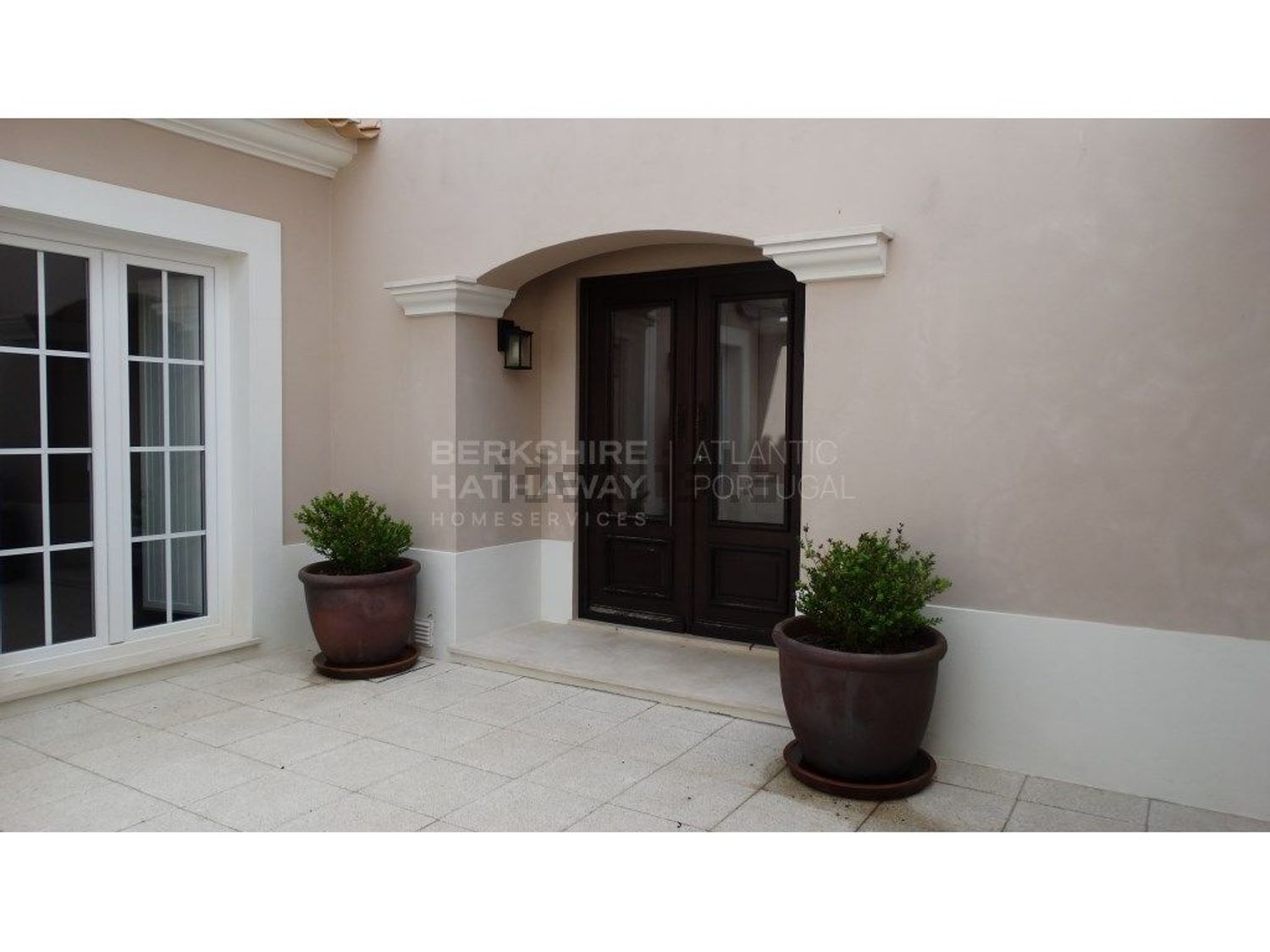 小楼房或独栋别墅出售在Porto Covo - 外立面