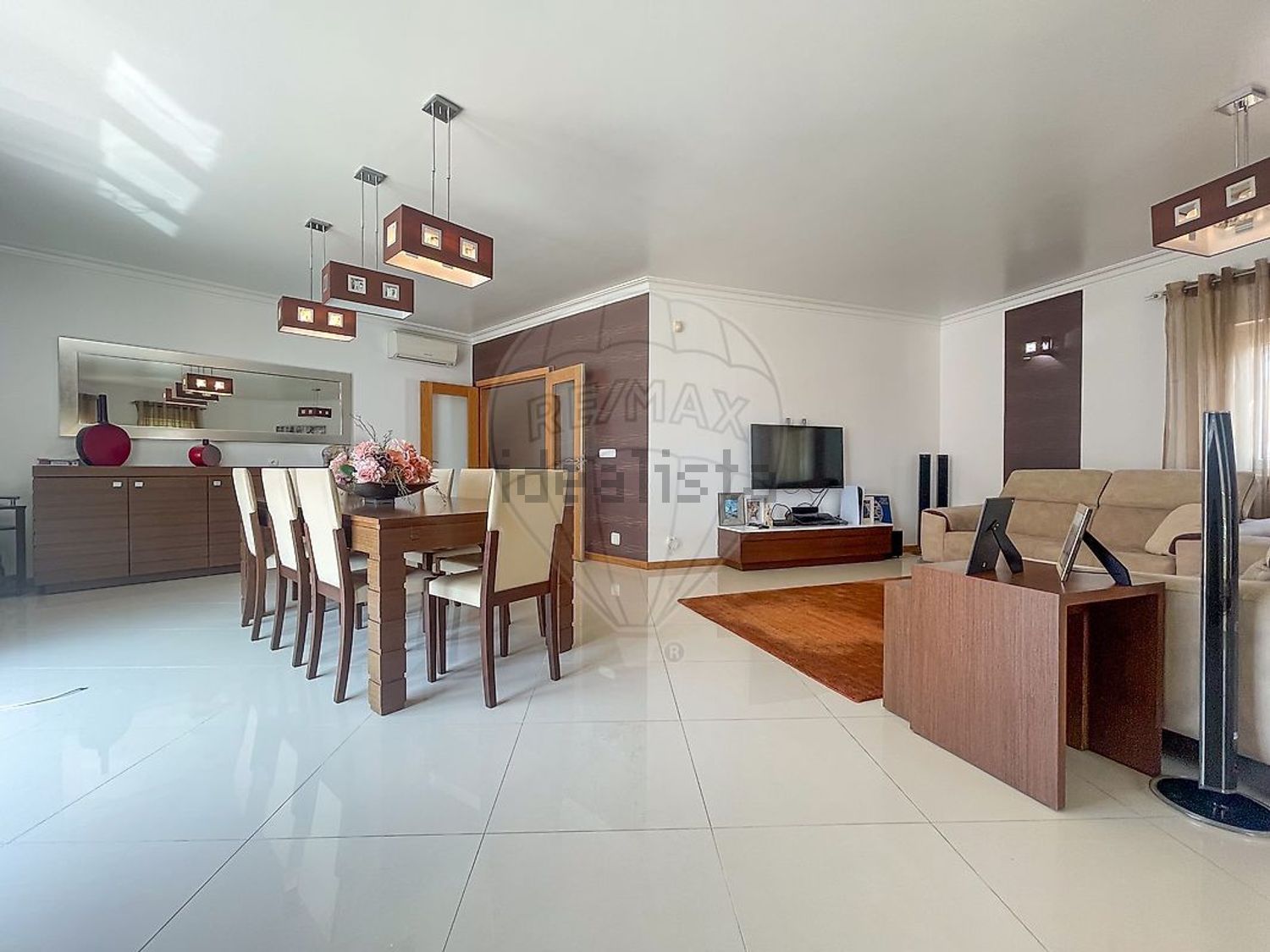 小楼房或独栋别墅出售在Rua Adriano Correia de Oliveira - 客厅