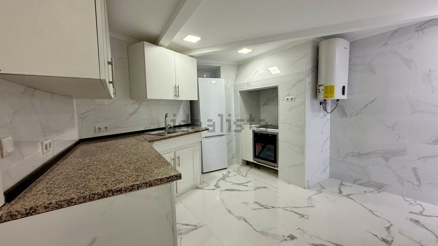 双拼别墅出售在Rua Comendador Miguel Esguelha - 厨房