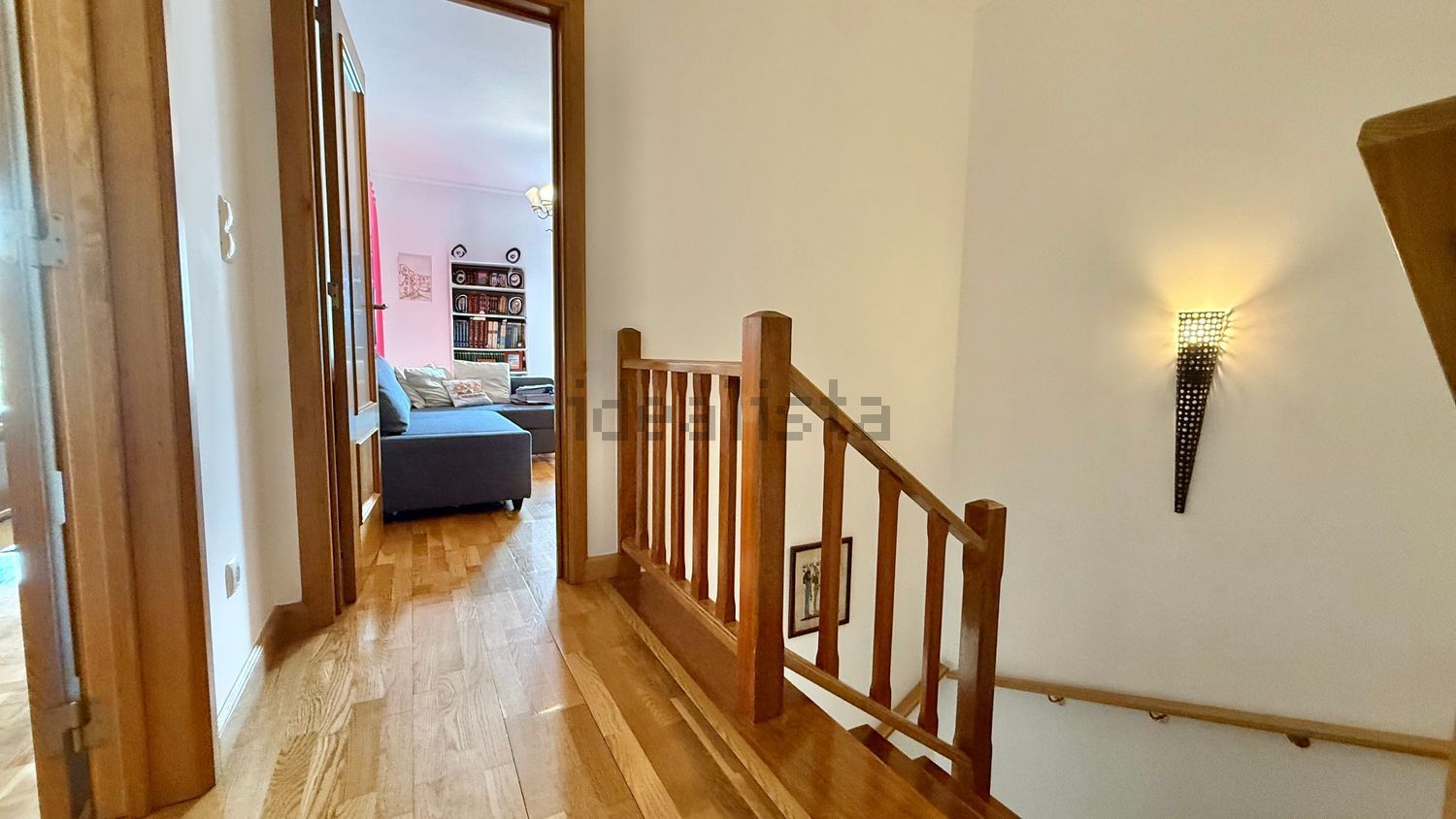 复式公寓出售在Rua das Glicínias, 2 a - 楼梯