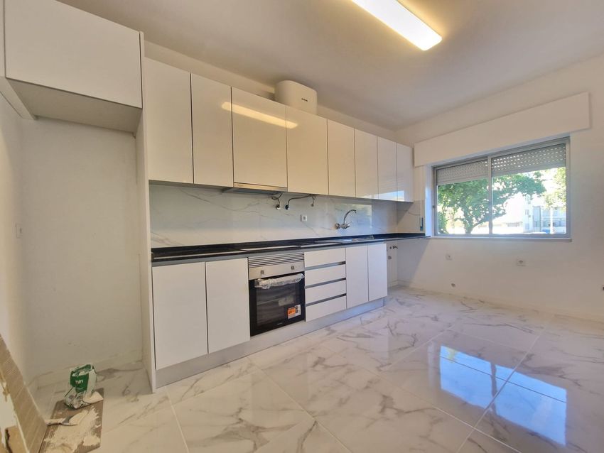 出租公寓 t3在Rua Movimento das Forças Armadas s/n