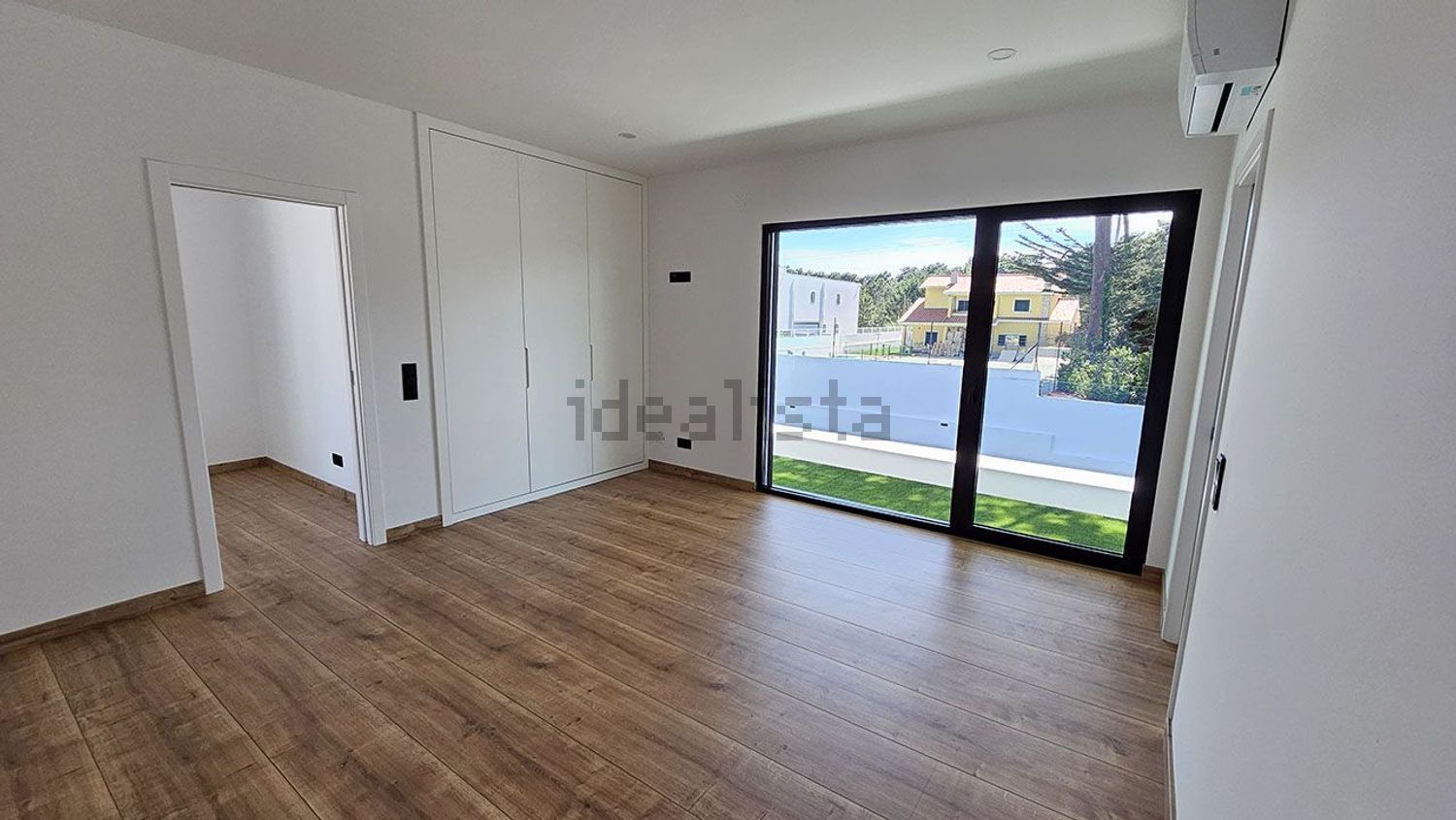 小楼房或独栋别墅出售在Avenida Pinhal do Arneiro - 居住