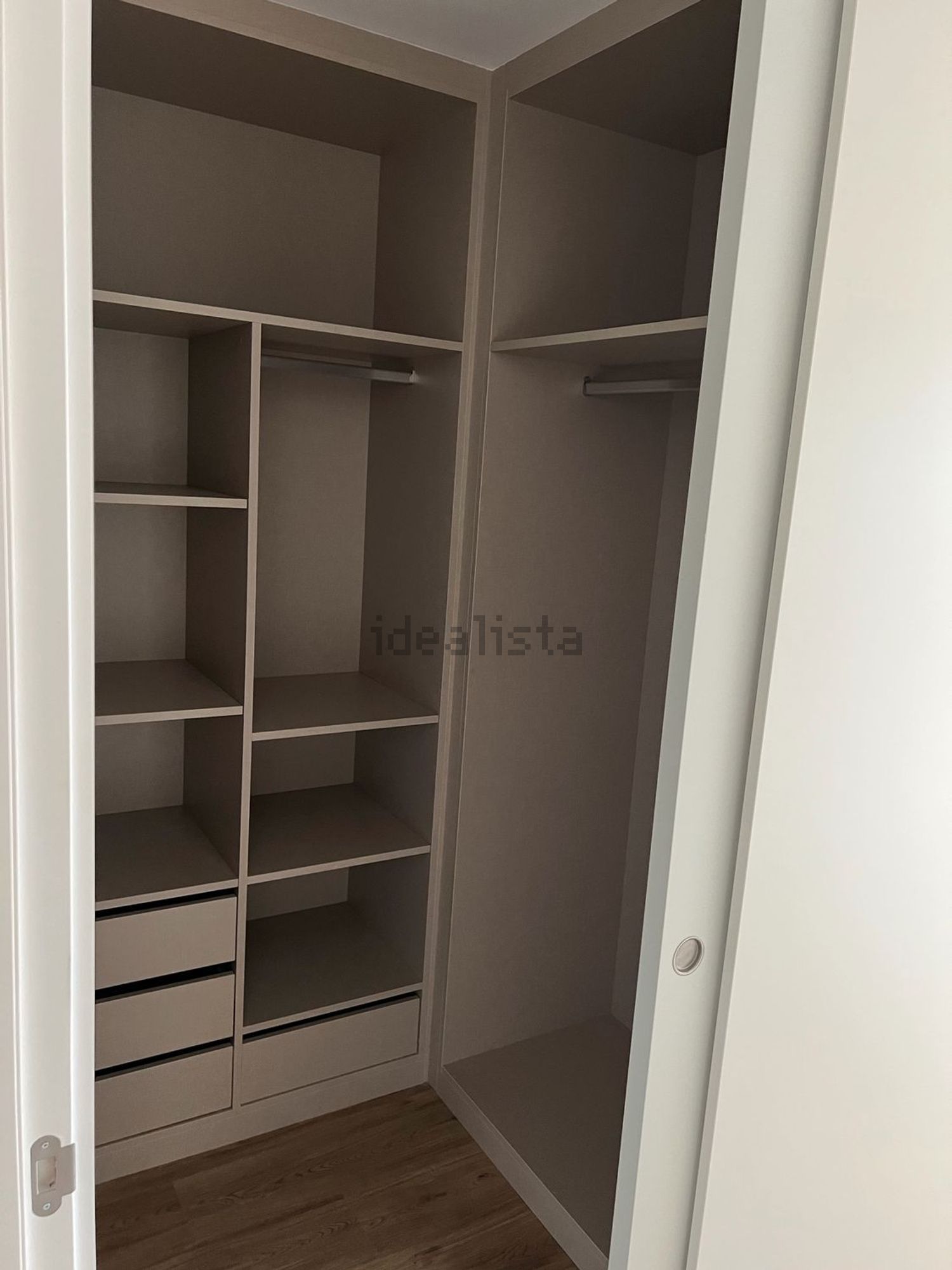 出租公寓 t2在Estrada Queluz, 11 - 试衣间