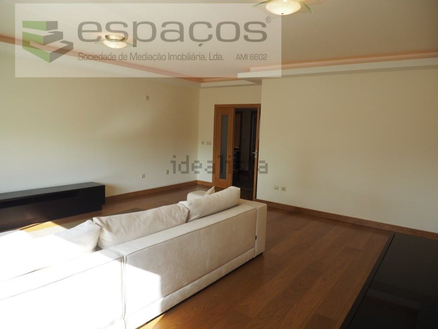 出租公寓 t4在Santa Iria de Azoia - São João da Talha - Bobadela - 客厅