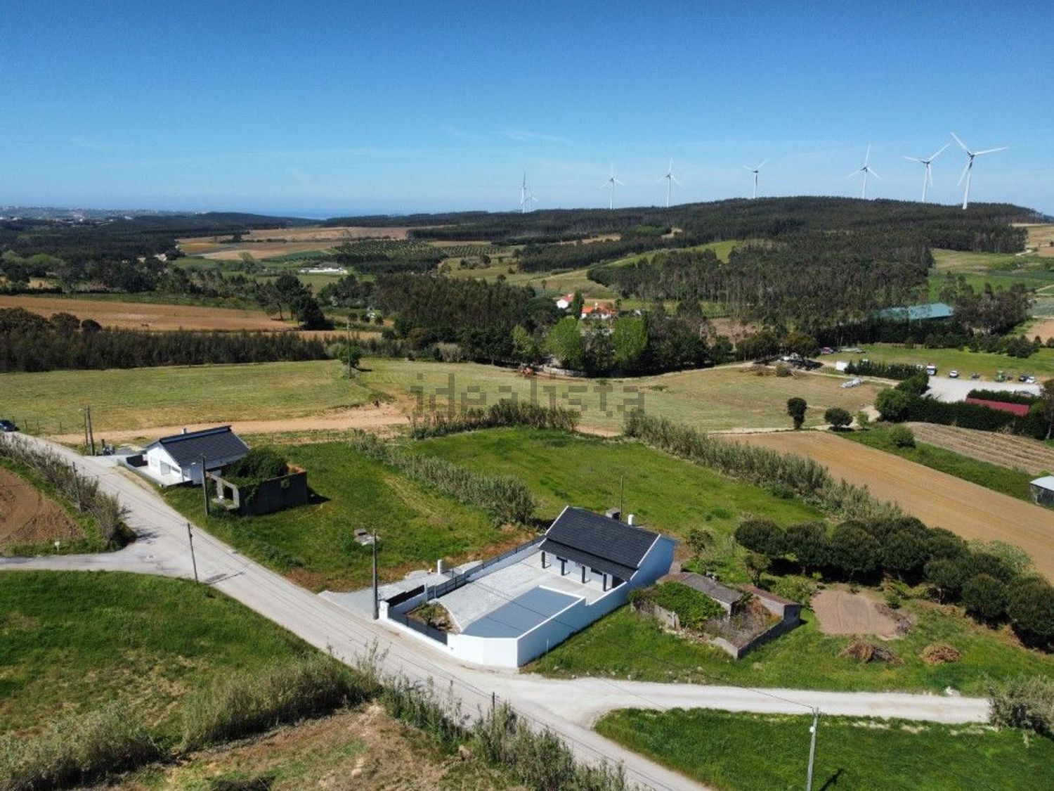 小楼房或独栋别墅出售在Rua do Forno s/n - 游泳池