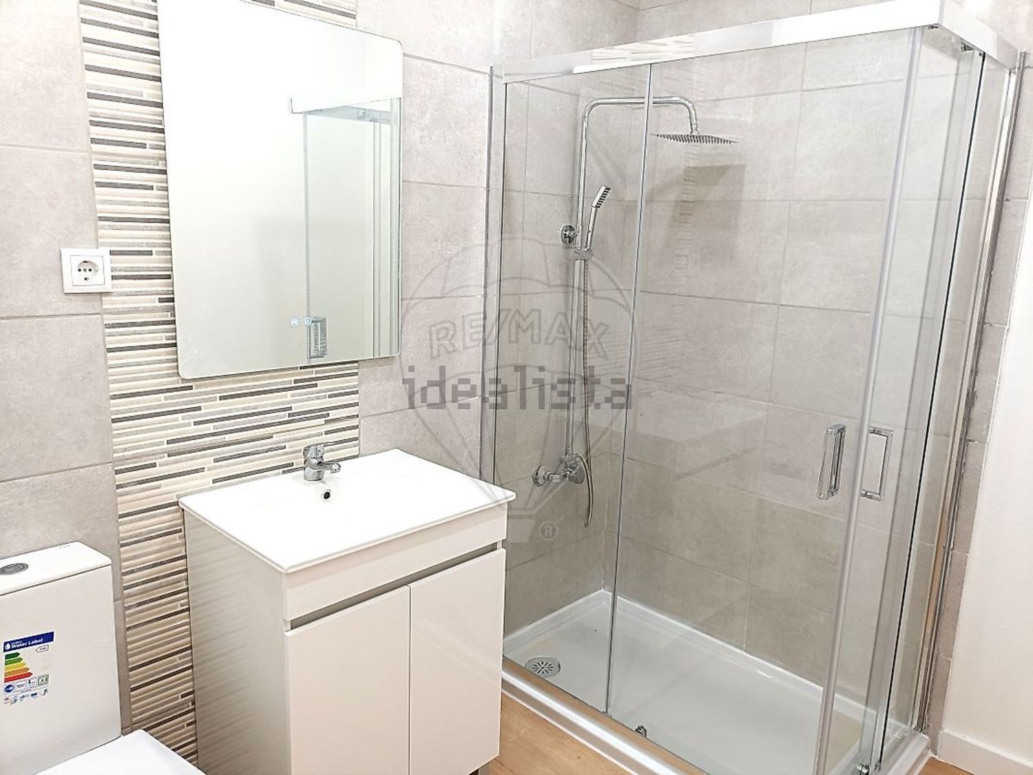 公寓 t2出售在Rua do Convento - 卫生间