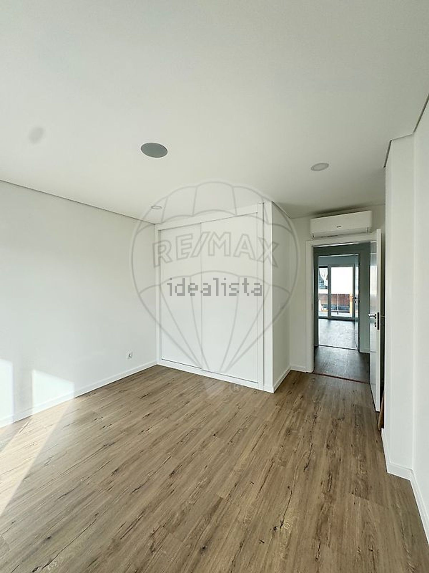 小楼房或独栋别墅出售在Alameda Miguel Torga - 居住