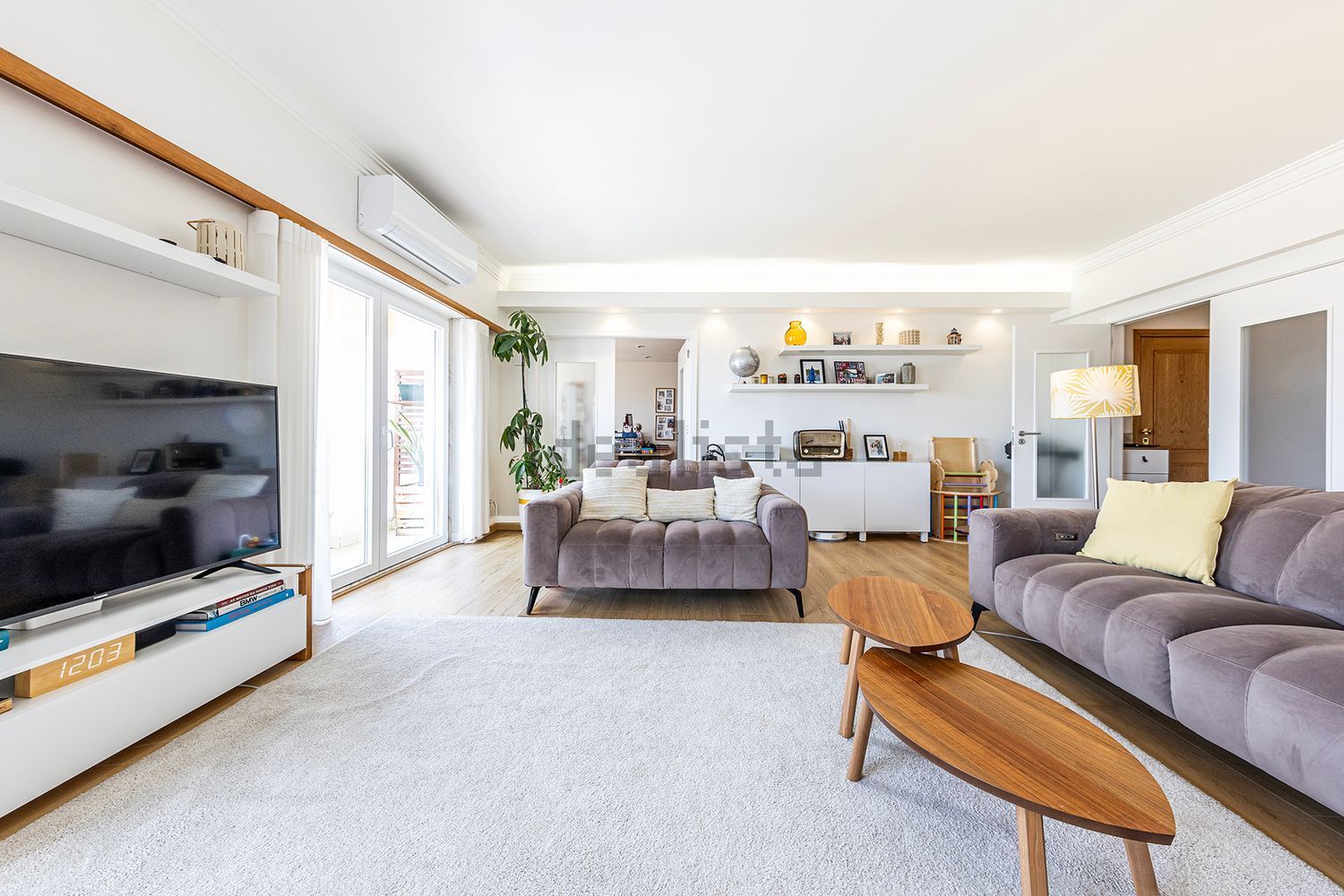 公寓 t4出售在Rua Embaixador Martins Janeira - 客厅