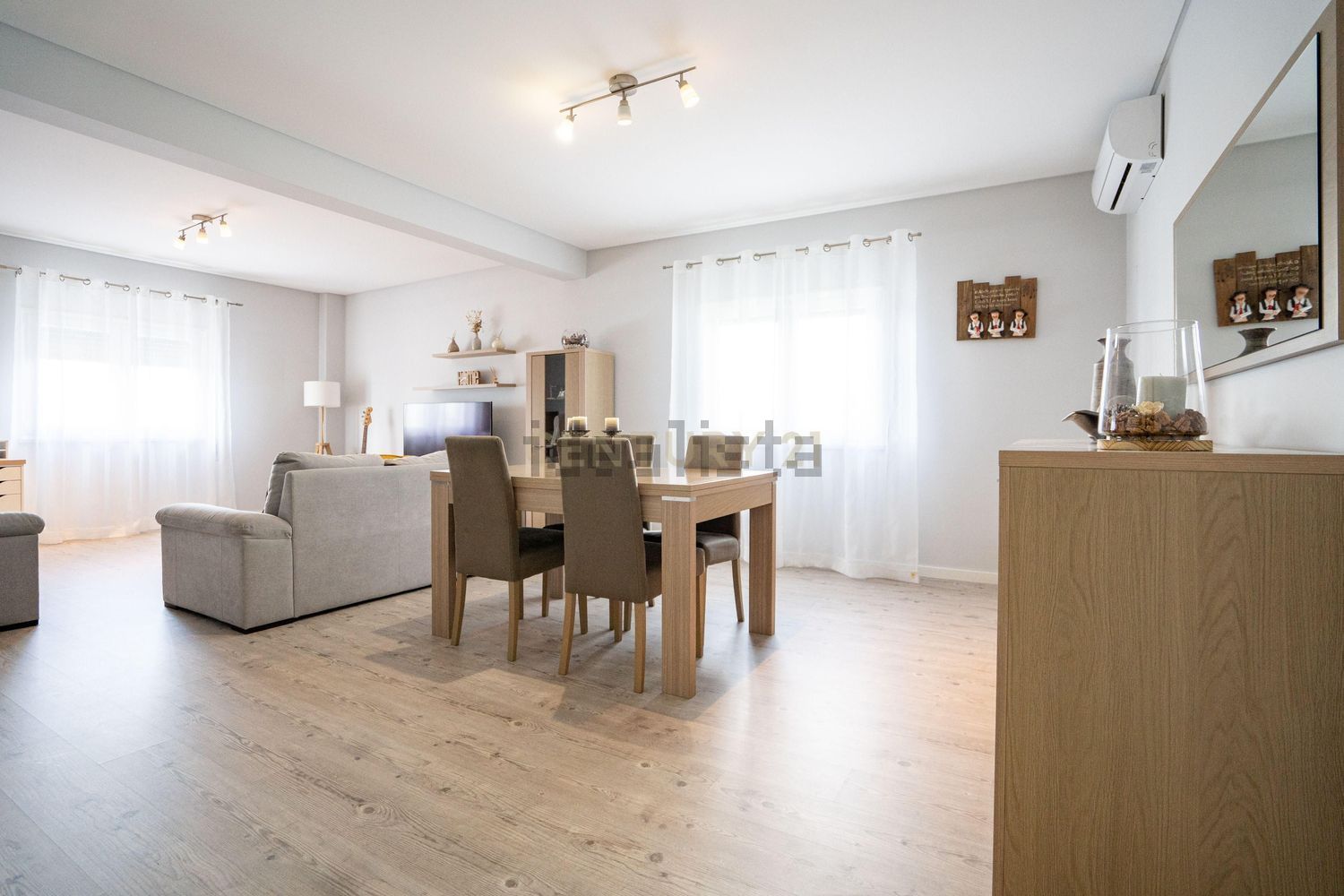 公寓 t2出售在Avenida dos Ferroviários - 客厅