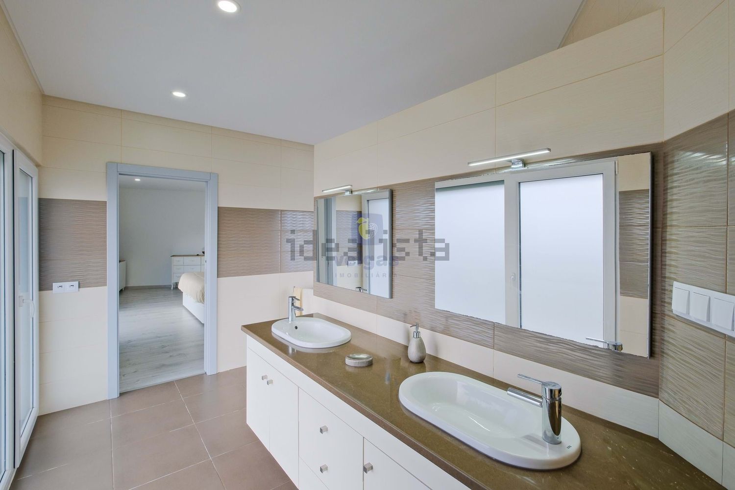 小楼房或别墅出售在Lousa - 卫生间