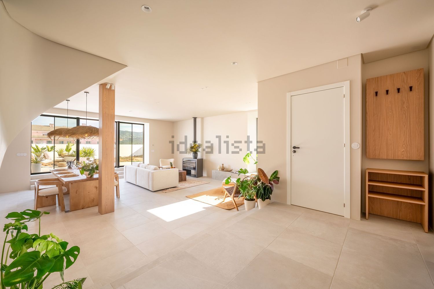 小楼房或独栋别墅出售在Avenida António Garcia de Castro - 详情