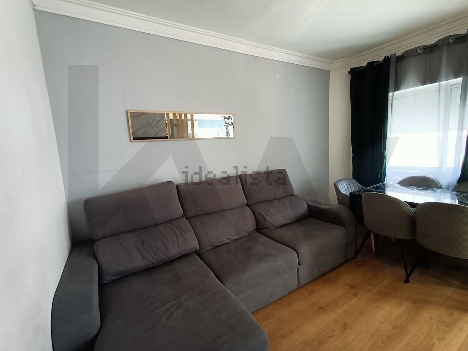 公寓 t2出售在Rua Azevedo Coutinho s/n - 客厅