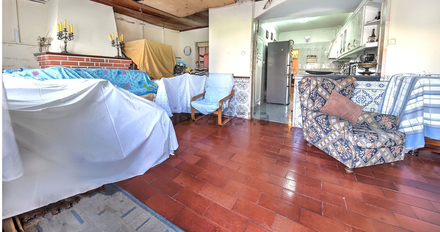 公寓 t4出售在Rua 27 de Junho, 6 - 客厅