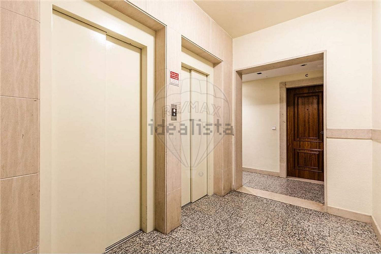 出租公寓 t4在Rua Major Neutel de Abreu - 过道