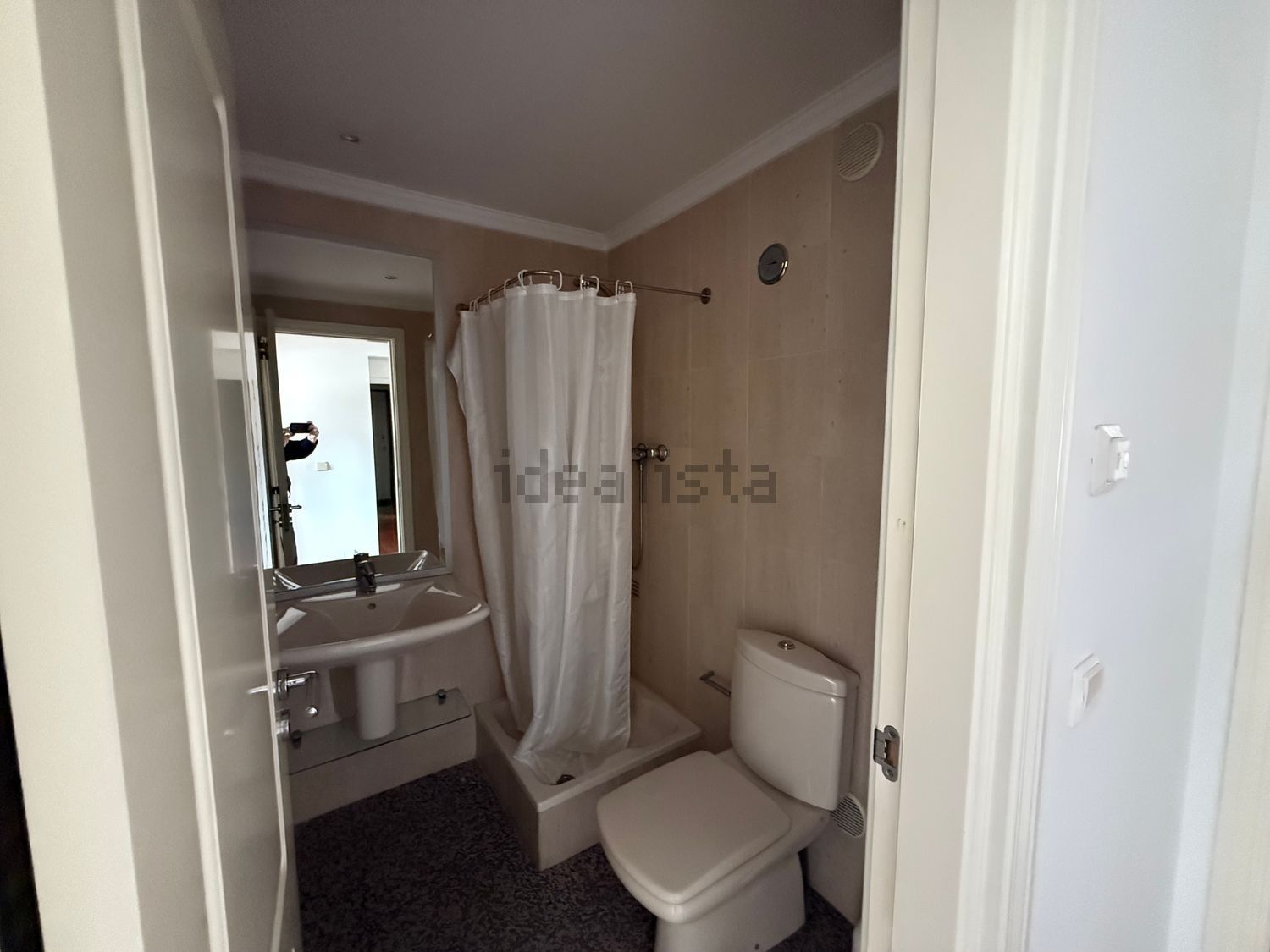 出租公寓 t2在Rua José Farinha, 24 - 卫生间