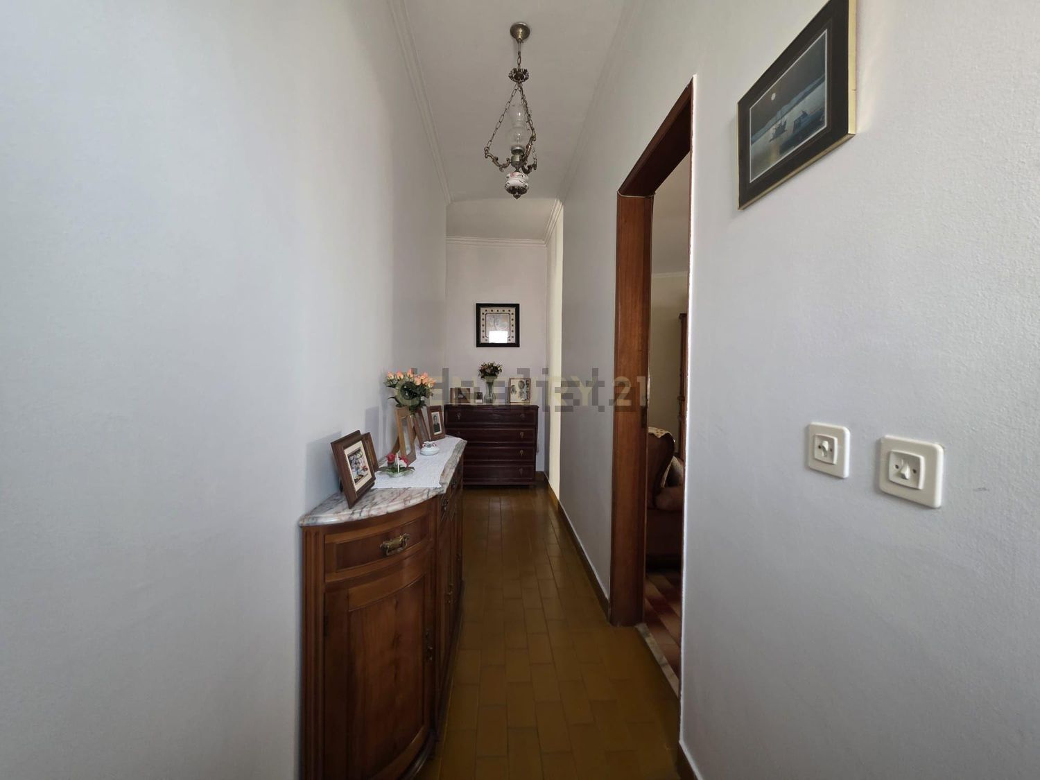 小楼房或独栋别墅出售在Avenida de Lisboa, 48 - 过道