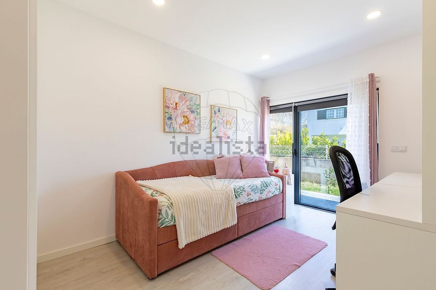 小楼房或独栋别墅出售在Praceta Da Lapa - 卧室