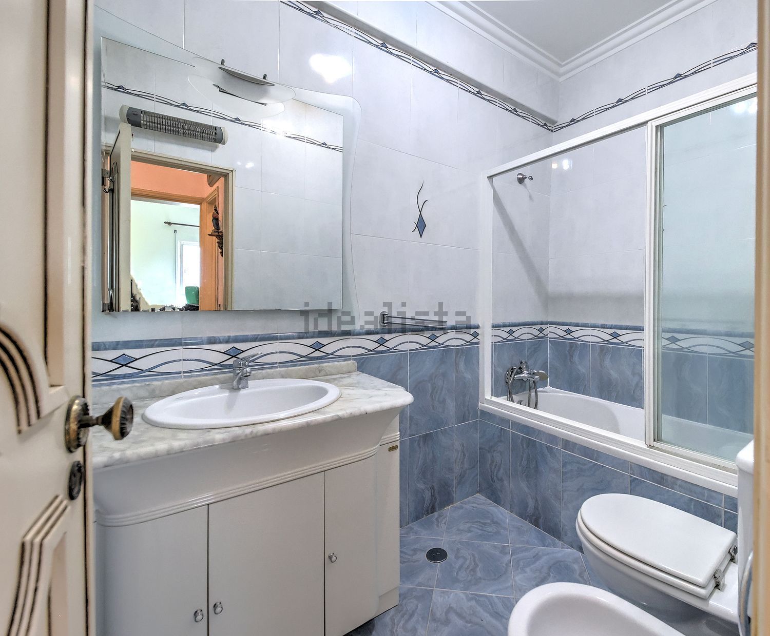 公寓 t4出售在Rua 27 de Junho, 6 - 卫生间