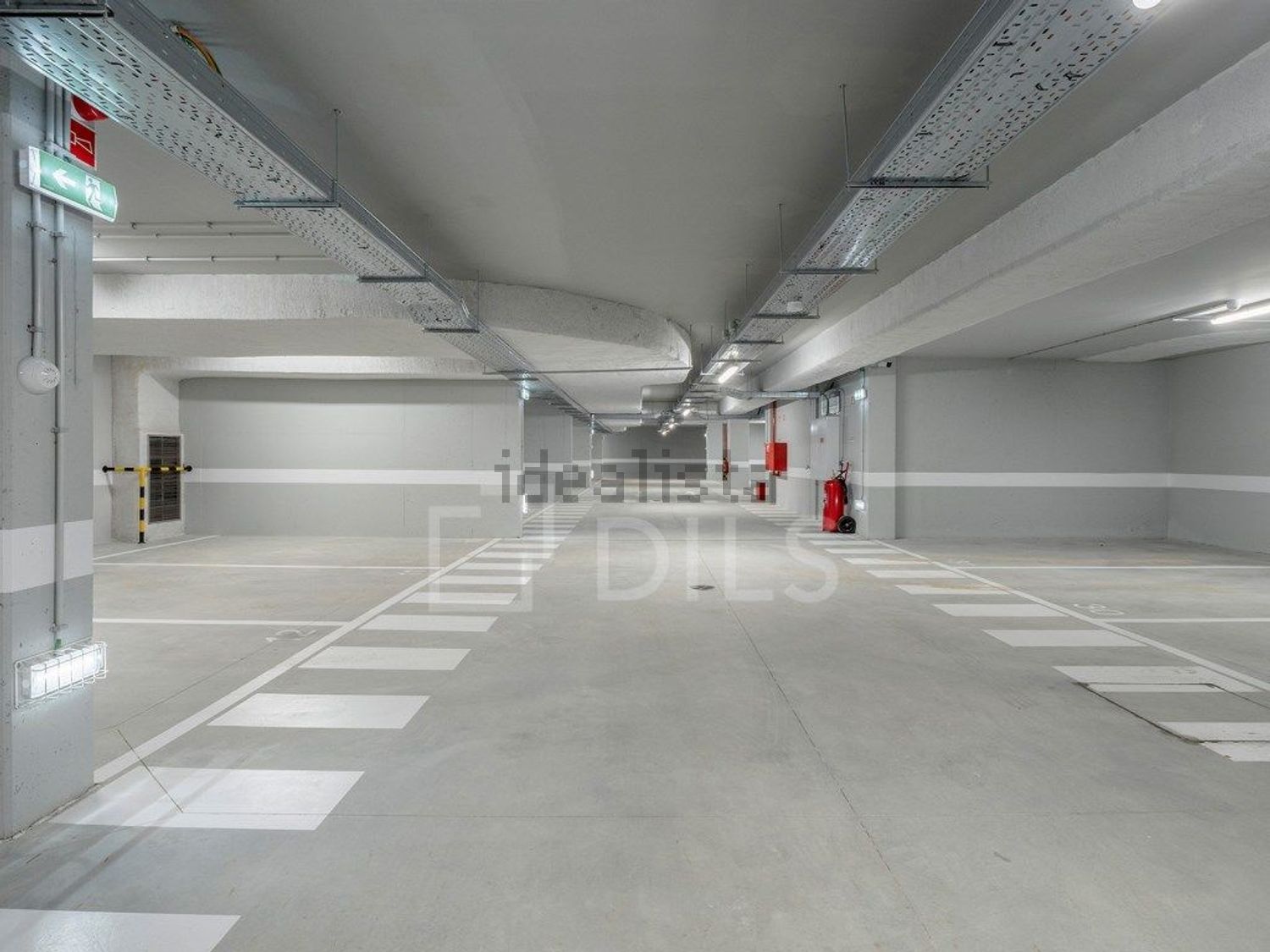 出租公寓 t3在Avenida Álvaro Cunhal - 停车位