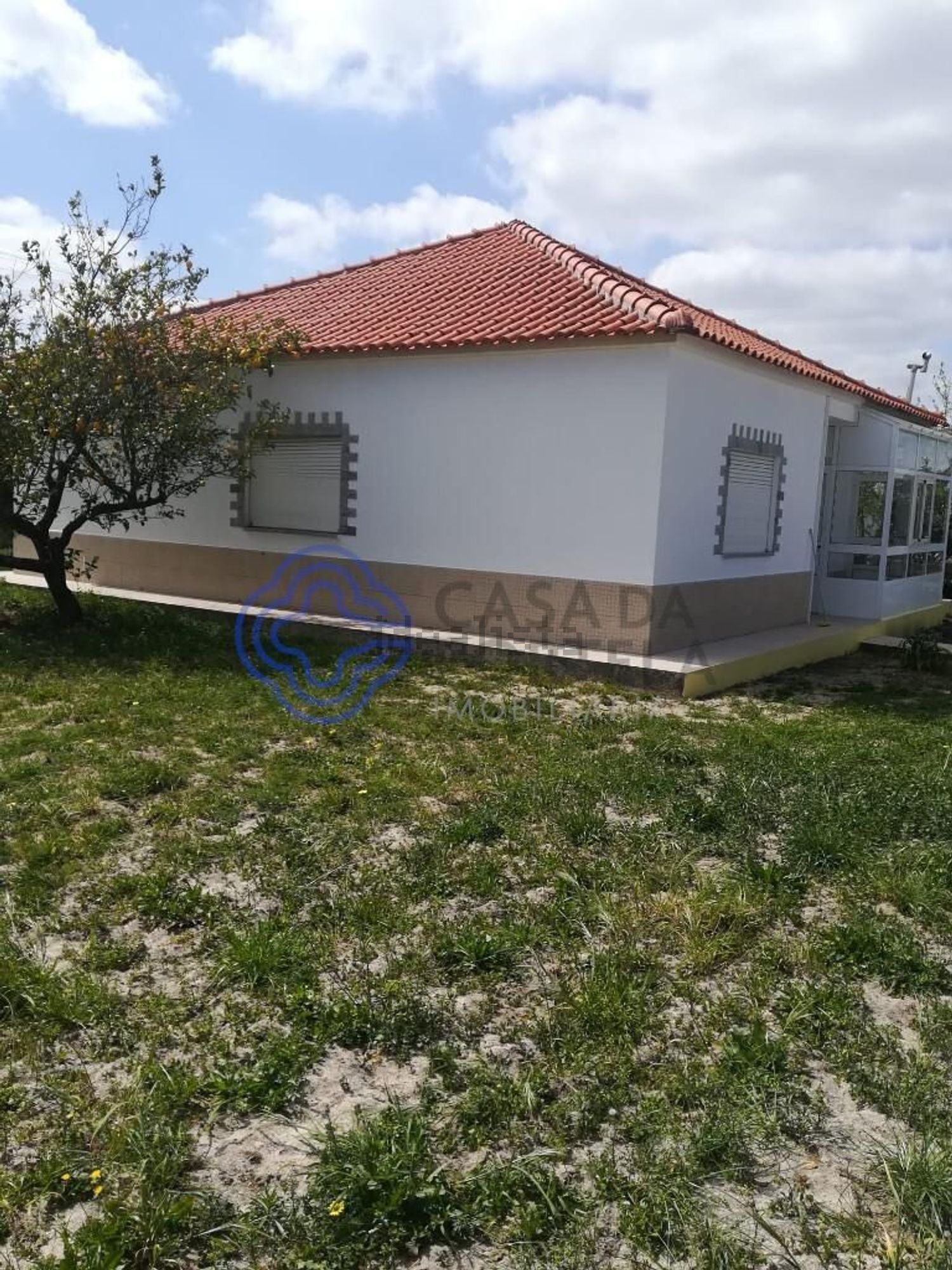 小楼房或别墅出售在Rua Primavera - 外立面