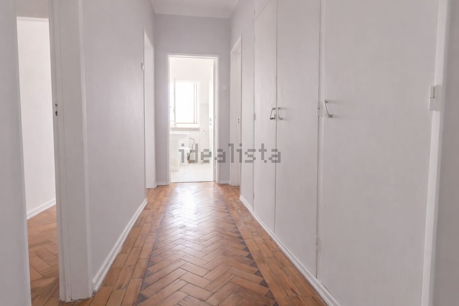 公寓 t2出售在Rua 20 de Abril, 31 - 过道