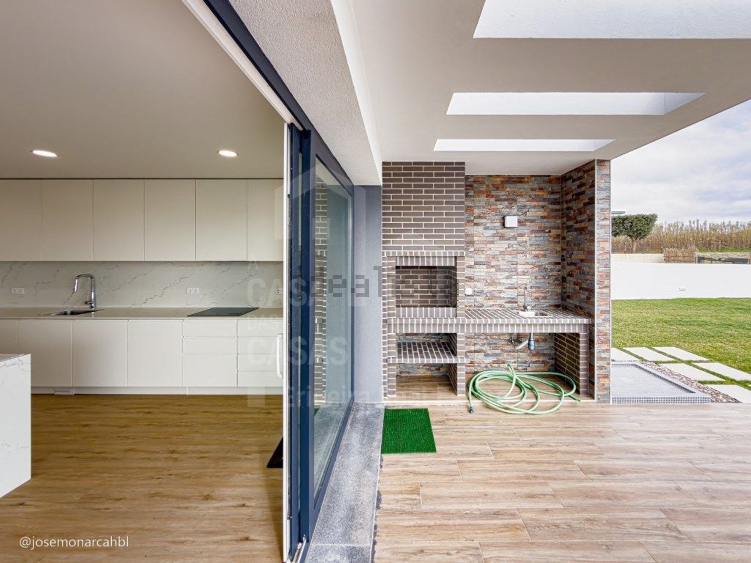 小楼房或独栋别墅出售在São Pedro da Cadeira - 照片