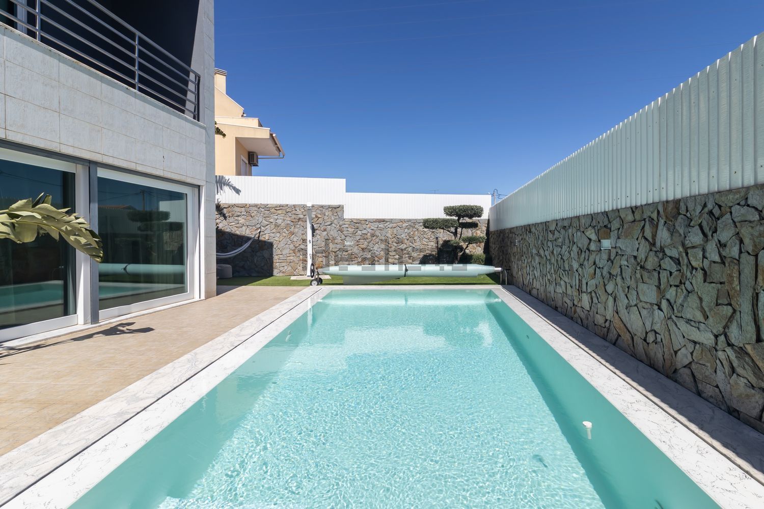 小楼房或独栋别墅出售在Rua Jorge Brum do Canto - 游泳池