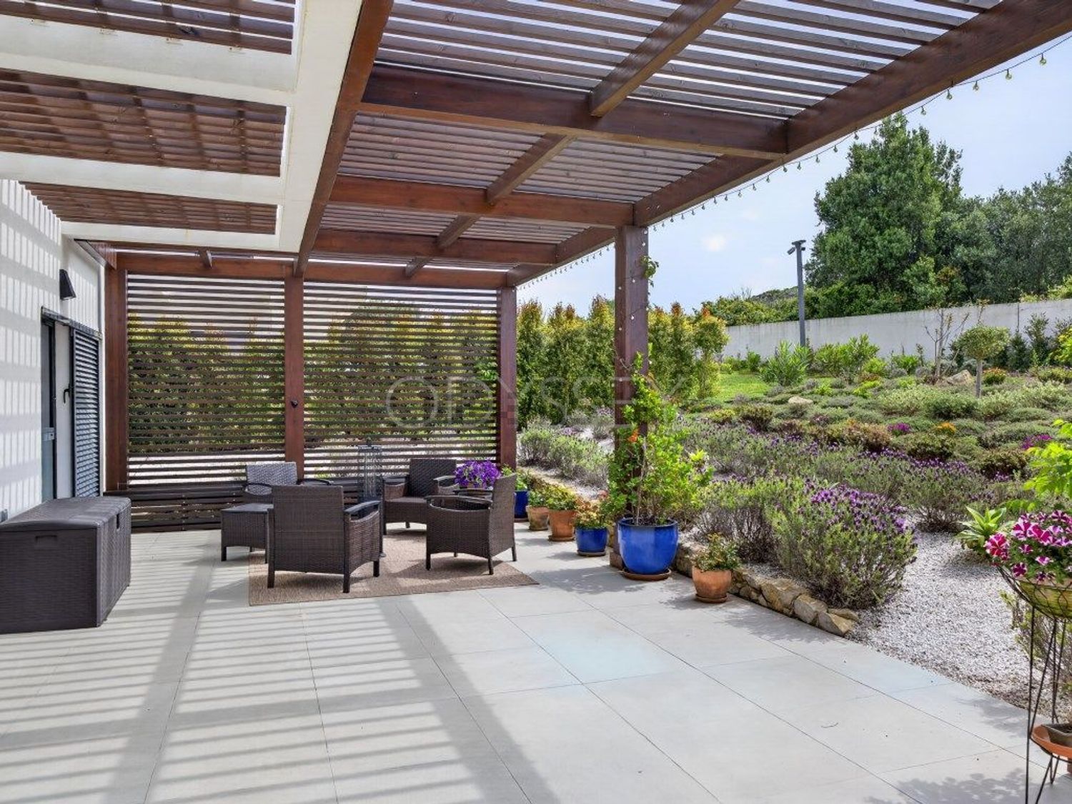 小楼房或独栋别墅出售在Rua da Colina - 阳台