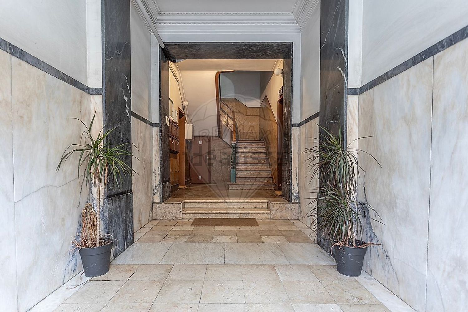 公寓 t4出售在Estrada das Laranjeiras - 详情