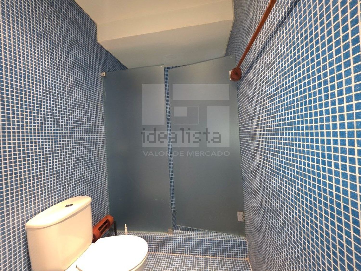 出租小楼房或独栋别墅在Rua Mato da Mina, 22 - 卫生间