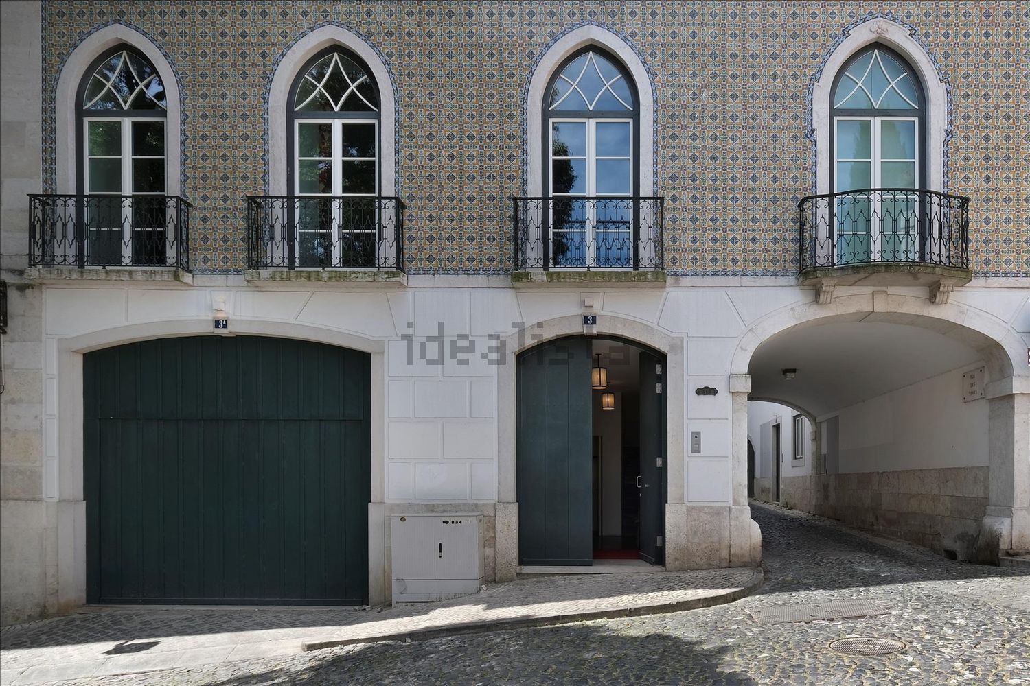 双拼别墅出售在Largo do Contador Mor, 21 - 视线