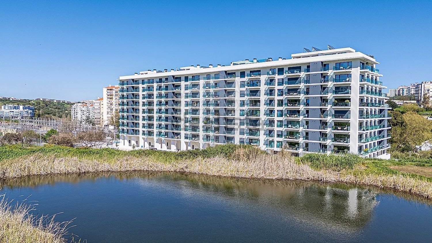 公寓 t3出售在Rua André de Gouveia - 视线