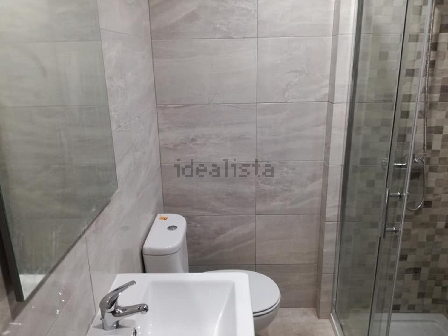 出租房间在Rua doutor Alberto Araújo, 6 - 卫生间