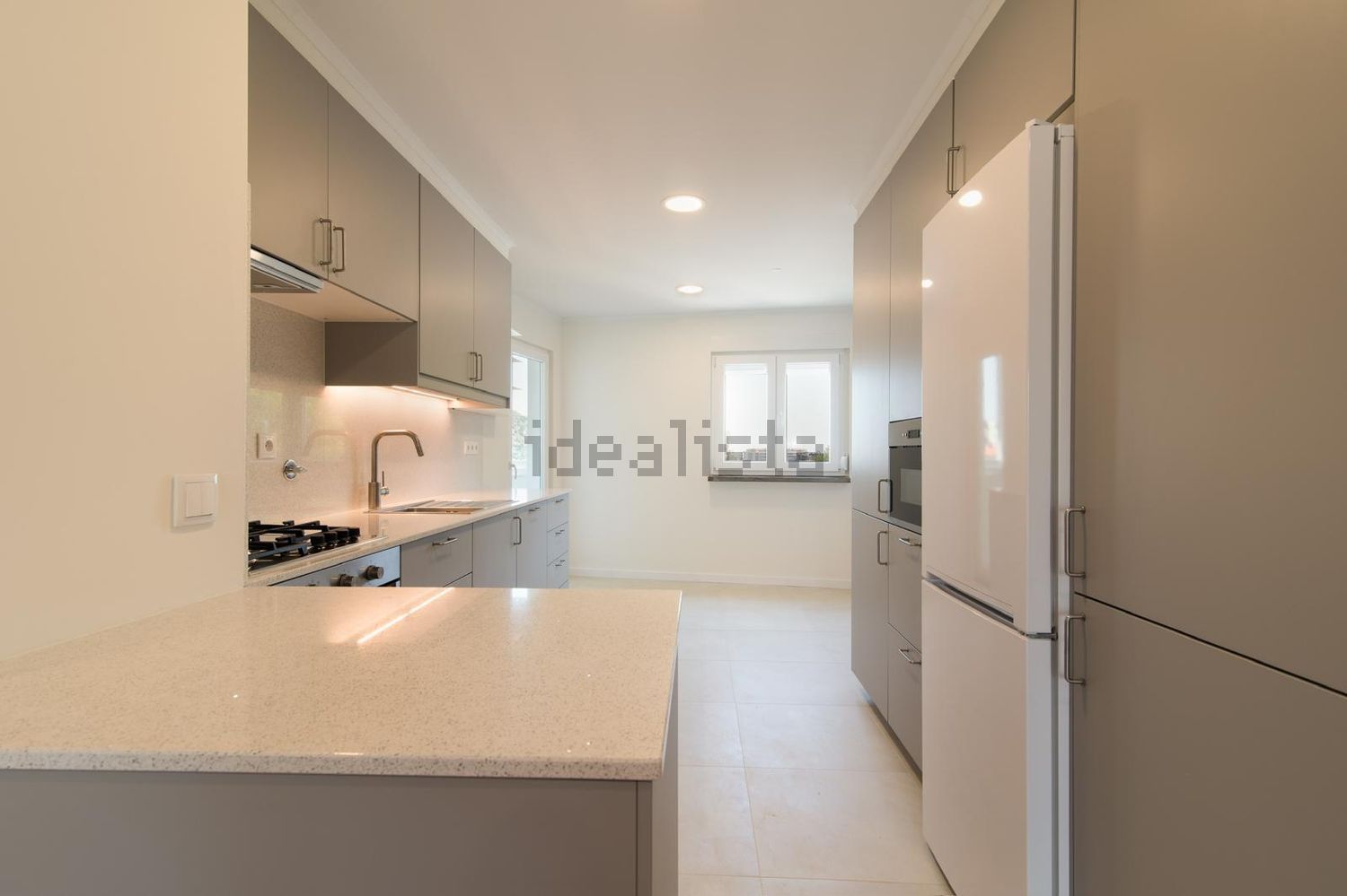 出租公寓 t2在Olivais - 厨房