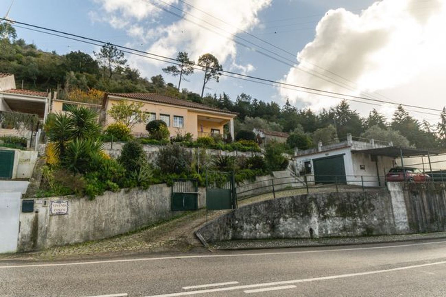 小楼房或独栋别墅出售在Travessa Linhas de Torres - 外立面