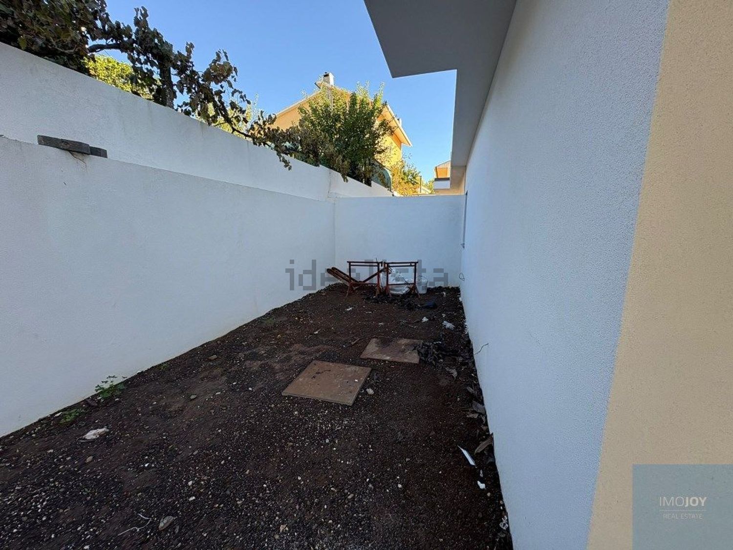 小楼房或独栋别墅出售在Rua Nuno Miguel Rodrigues - 阳台