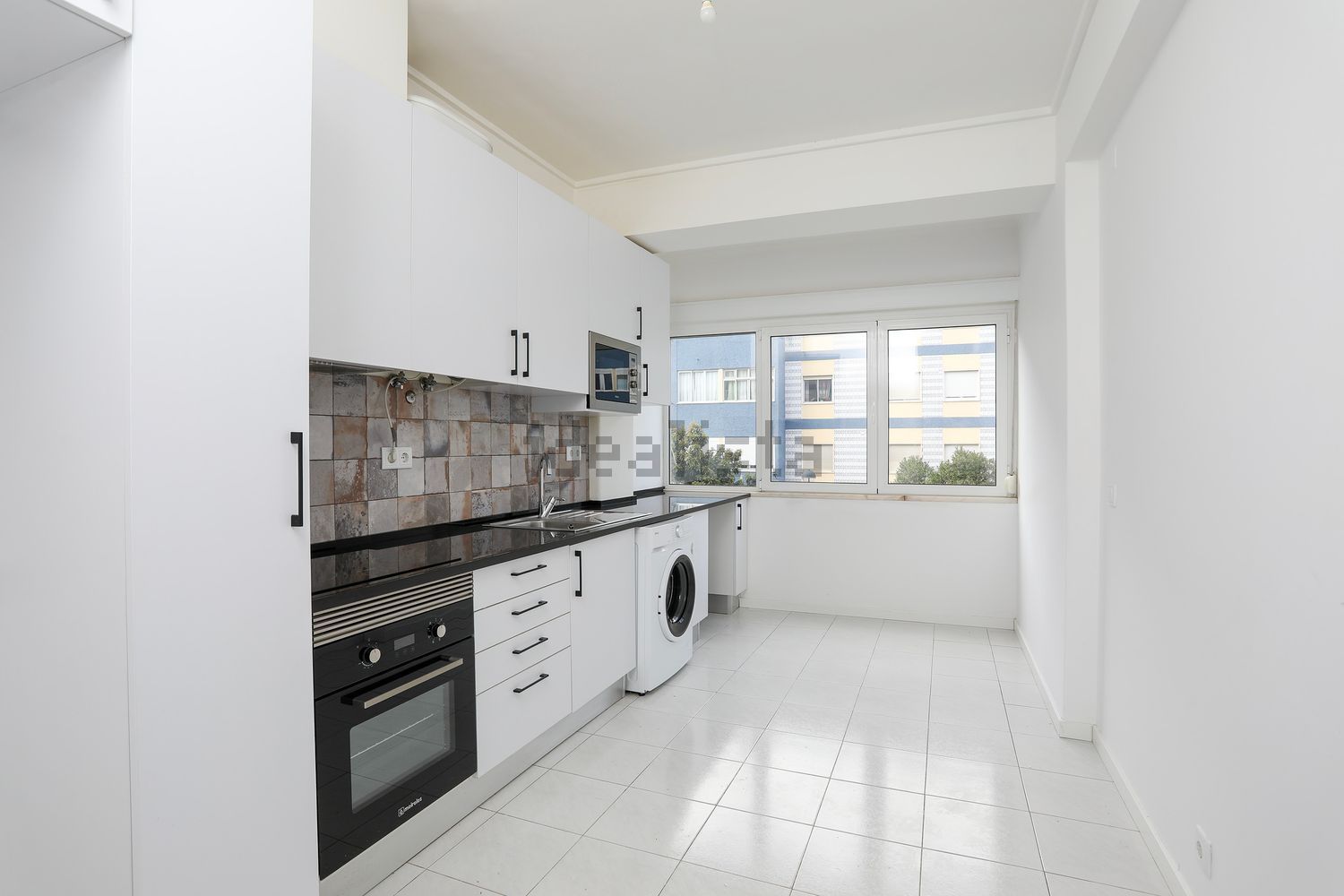 公寓 t2出售在Rua Amadeu de Sousa Cardoso - 厨房