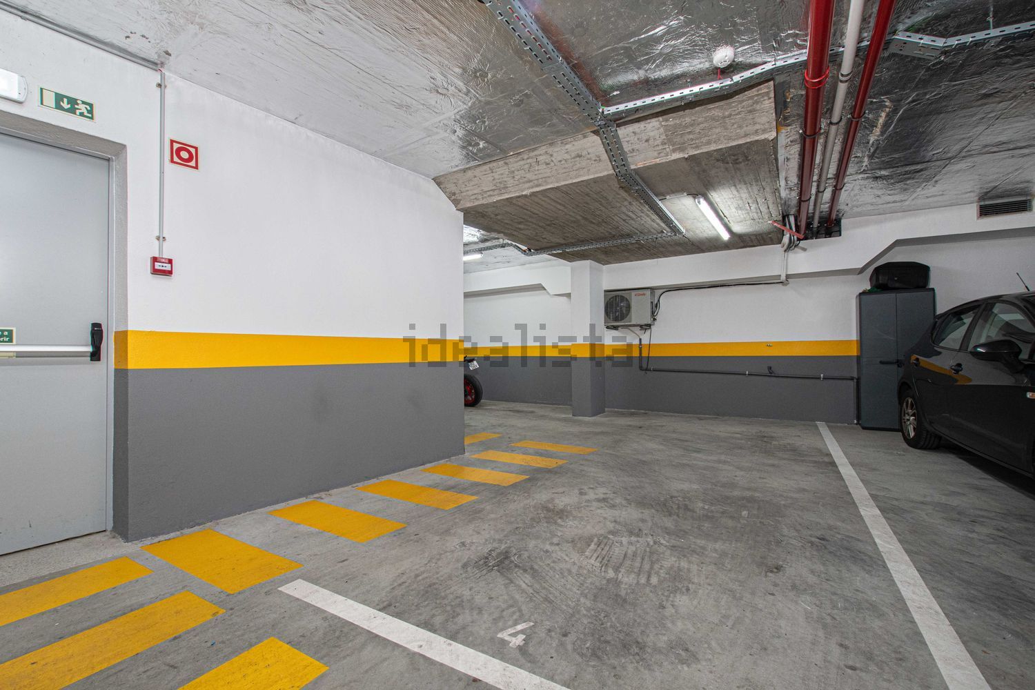 公寓 t2出售在Praça 1º de Maio, 4 - 停车位