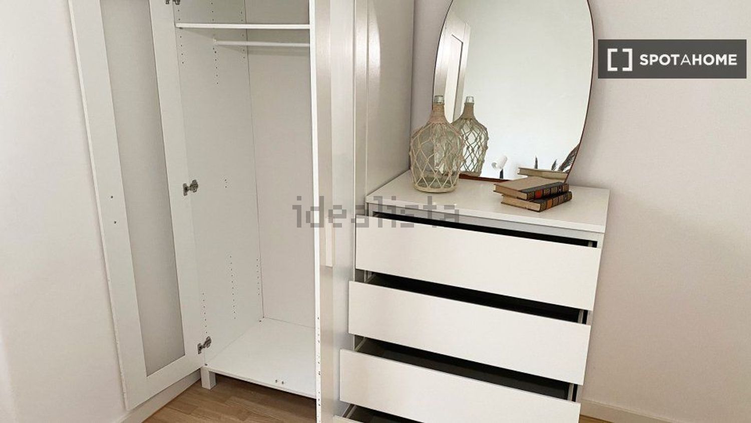 出租房间在Rua Francisco Foreiro - 试衣间