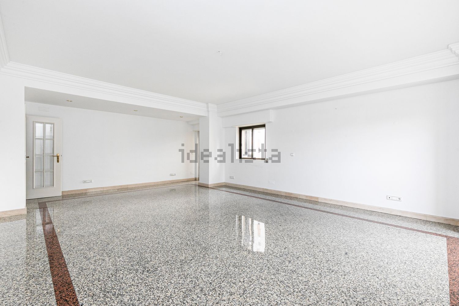 出租公寓 t4在Rua Major Neutel de Abreu - 客厅