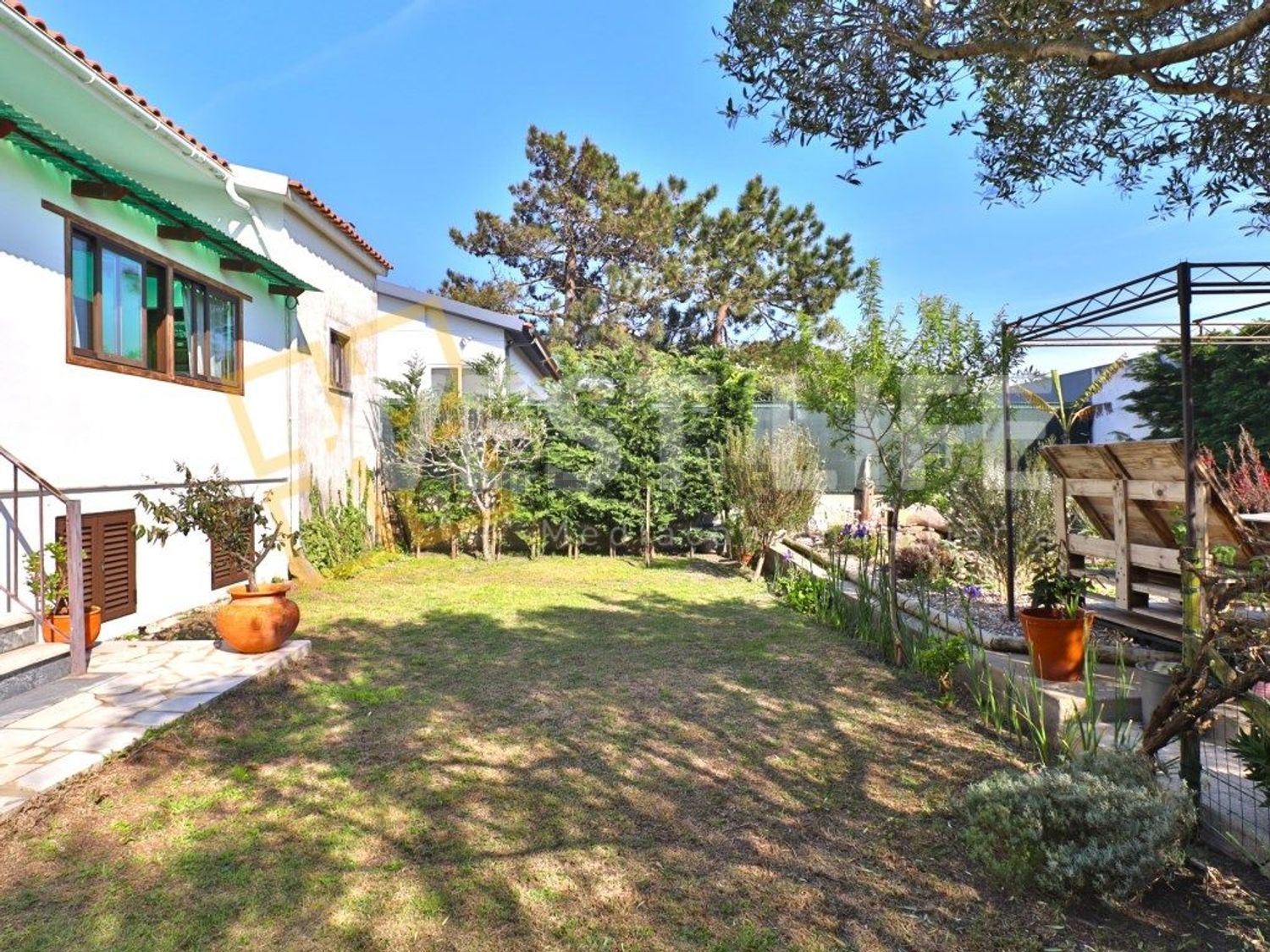 小楼房或独栋别墅出售在Centro - 外立面