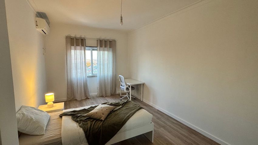 出租房间在Praça da Portela, 17