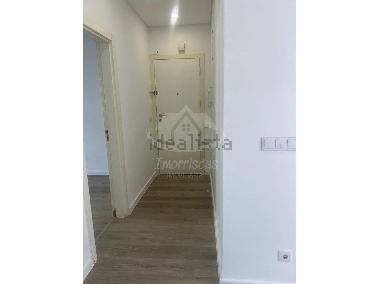 公寓 t2出售在Rua Cidade da Horta, 5 - 过道