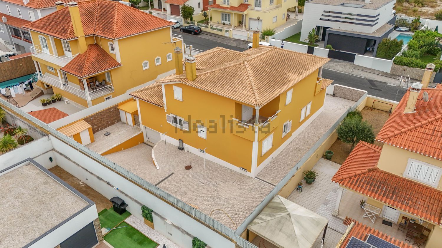 小楼房或独栋别墅出售在Rua Joane Mendes Botelho - 游泳池