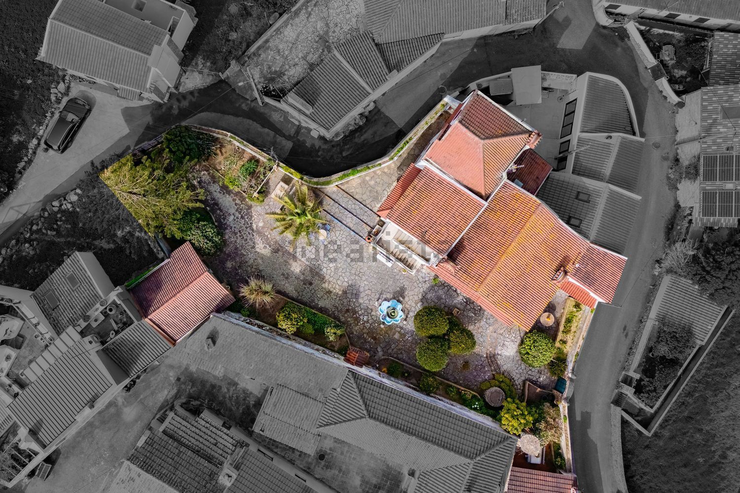 小楼房或独栋别墅出售在Rua Pintor Manuel da Silva - 详情