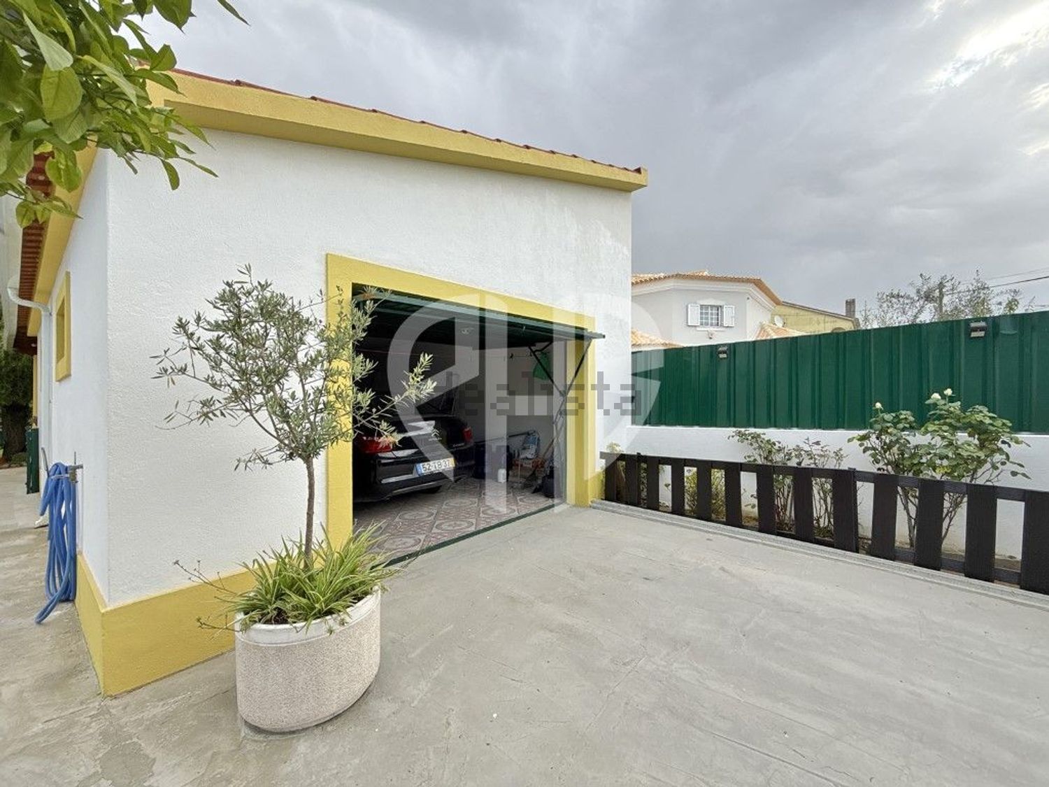 小楼房或独栋别墅出售Cm1029 - 外立面