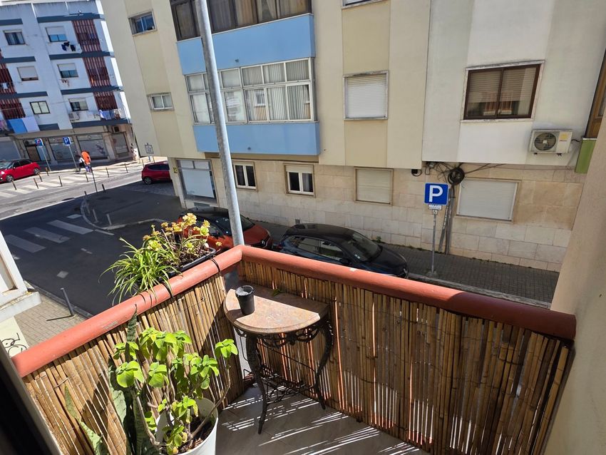 出租公寓 t2在Rua Doutor António José de Almeida, 39